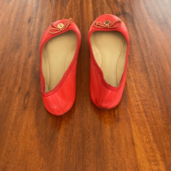 Tory Burch scarlet red ballet flats. Size 8.5 - Picture 3 of 5